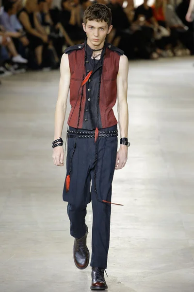 Look 12